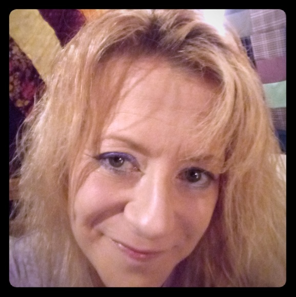 Meet your Posher, Mandi - Picture 1 of 1